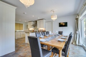 Dining - 4 Bed in Ovingdean (oc-bbvale) (Brighton)