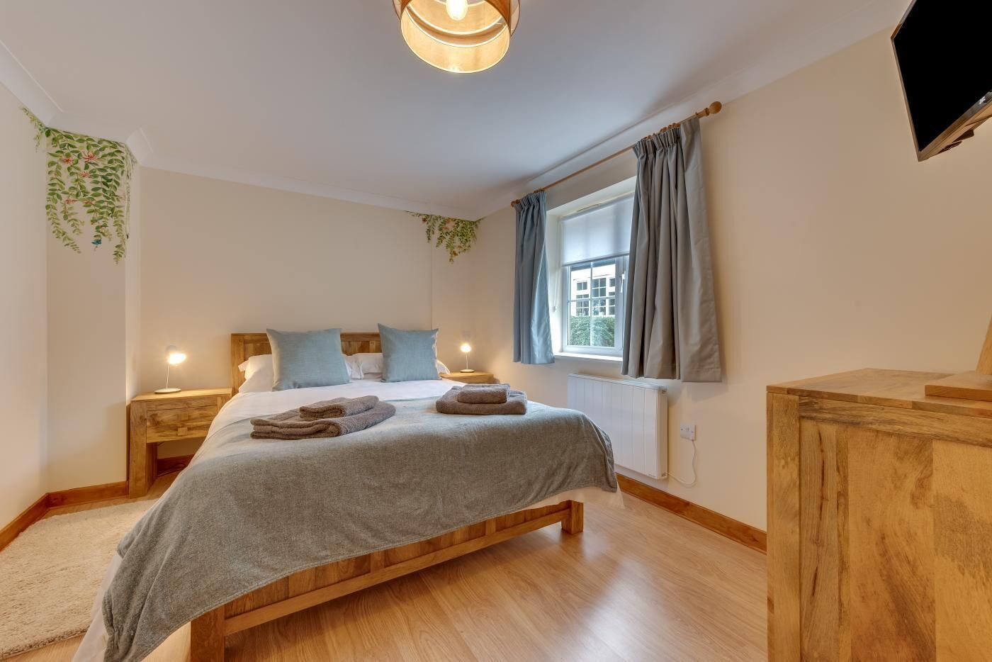 Bügeleisen/Bügelbrett, kostenloses WLAN, Bettwäsche