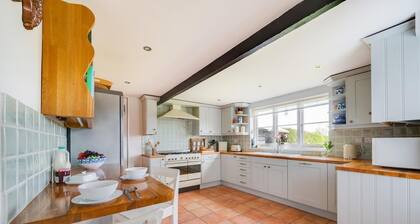 3 Bed in Robertsbridge (oc-sx924)