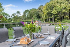 Outdoor dining - 3 Bed in Lloc (oc-h32740) (Lloc)