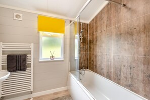 Towels - 3 Bed in Lloc (oc-h32740) (Lloc)