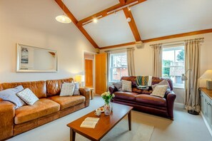 TV - 4 Bed in Thornham (oc-888) (Thornham)