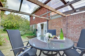 تناول الطعام بالخارج