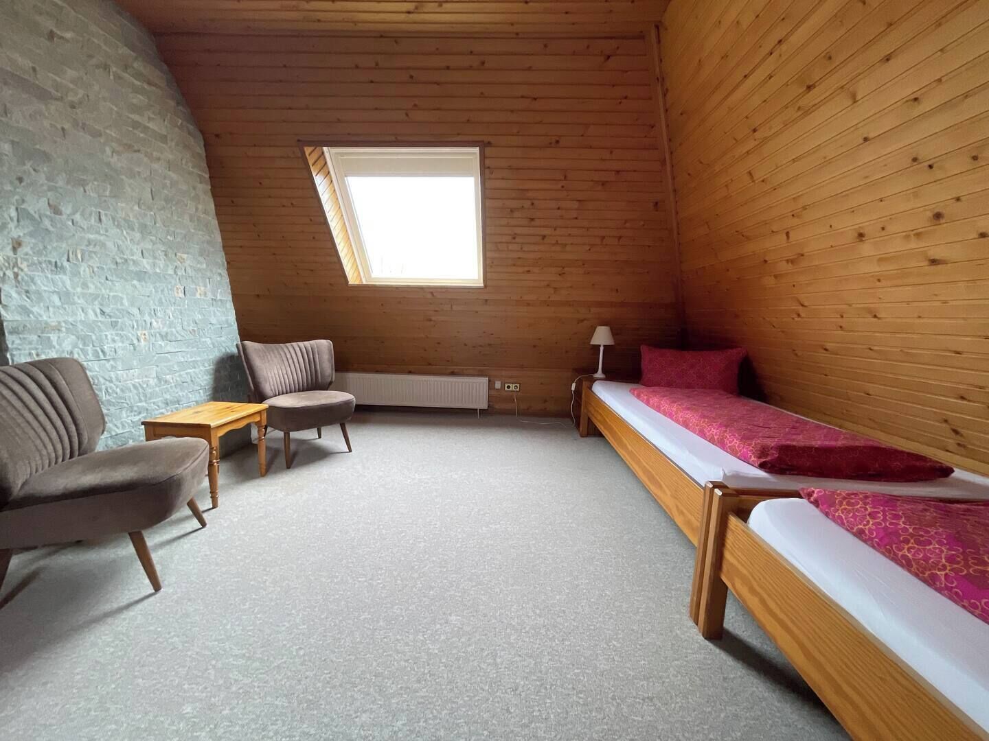 WiFi, bed sheets