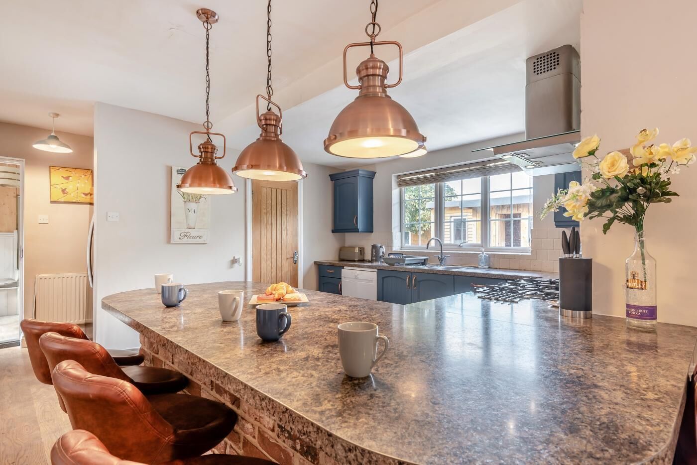 Oven, dishwasher, cookware/dishes/utensils