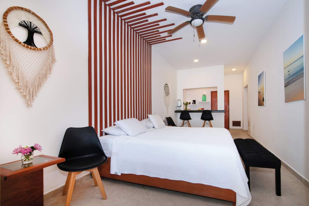 Junior-Studiosuite, 1 King-Bett, Meerblick | Kostenloses WLAN