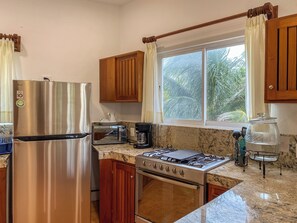 Deluxe Apartment, Sea View | Private kitchen | Fridge, stovetop, cookware/dishes/utensils - Arenika Beach House (Puerto Morelos)