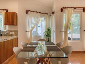 Deluxe-Apartment, Meerblick | Wohnbereich