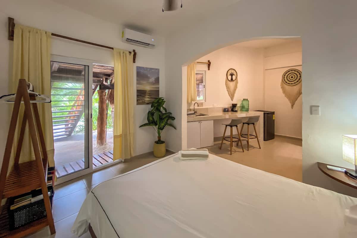 Junior-Studiosuite, 1 King-Bett, Meerblick | Kostenloses WLAN