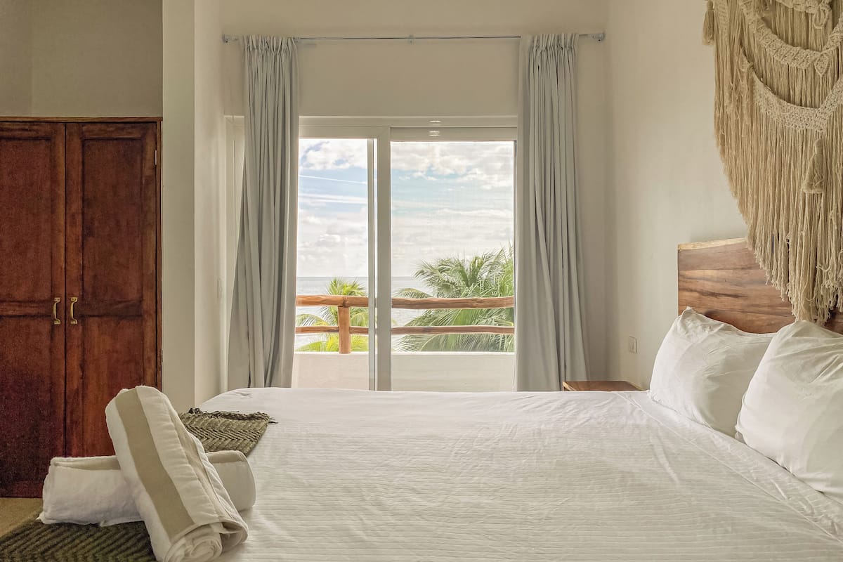 Junior-Studiosuite, 1 King-Bett, Meerblick | Kostenloses WLAN