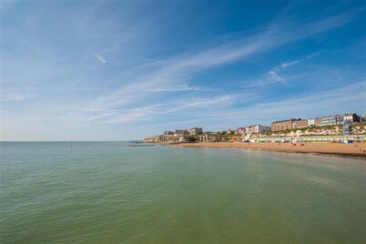 3 Bed in Broadstairs (oc-cc0178)