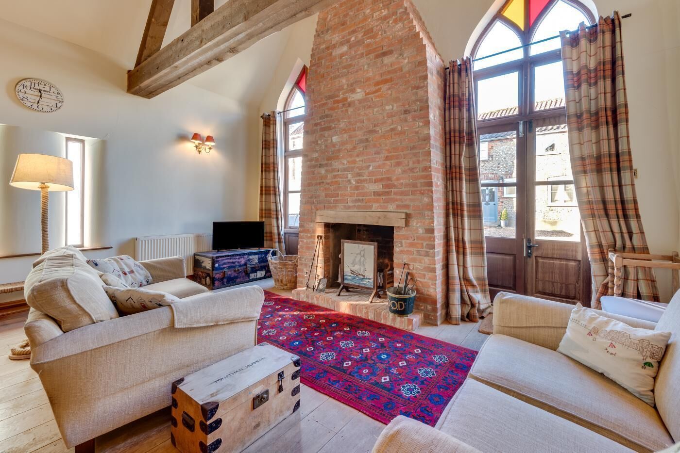 Télévision, cheminée