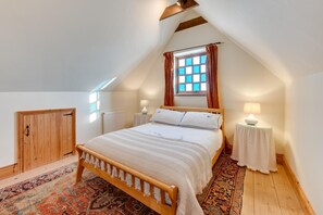 Iron/ironing board, free WiFi, bed sheets - 1 Bed in Docking (oc-670) (Docking)