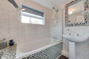 Towels - 3 Bed in Broadstairs (oc-th006) (Broadstairs)