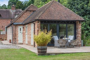 Outdoor dining - 3 Bed in Sedlescombe (oc-c32764) (Sedlescombe)