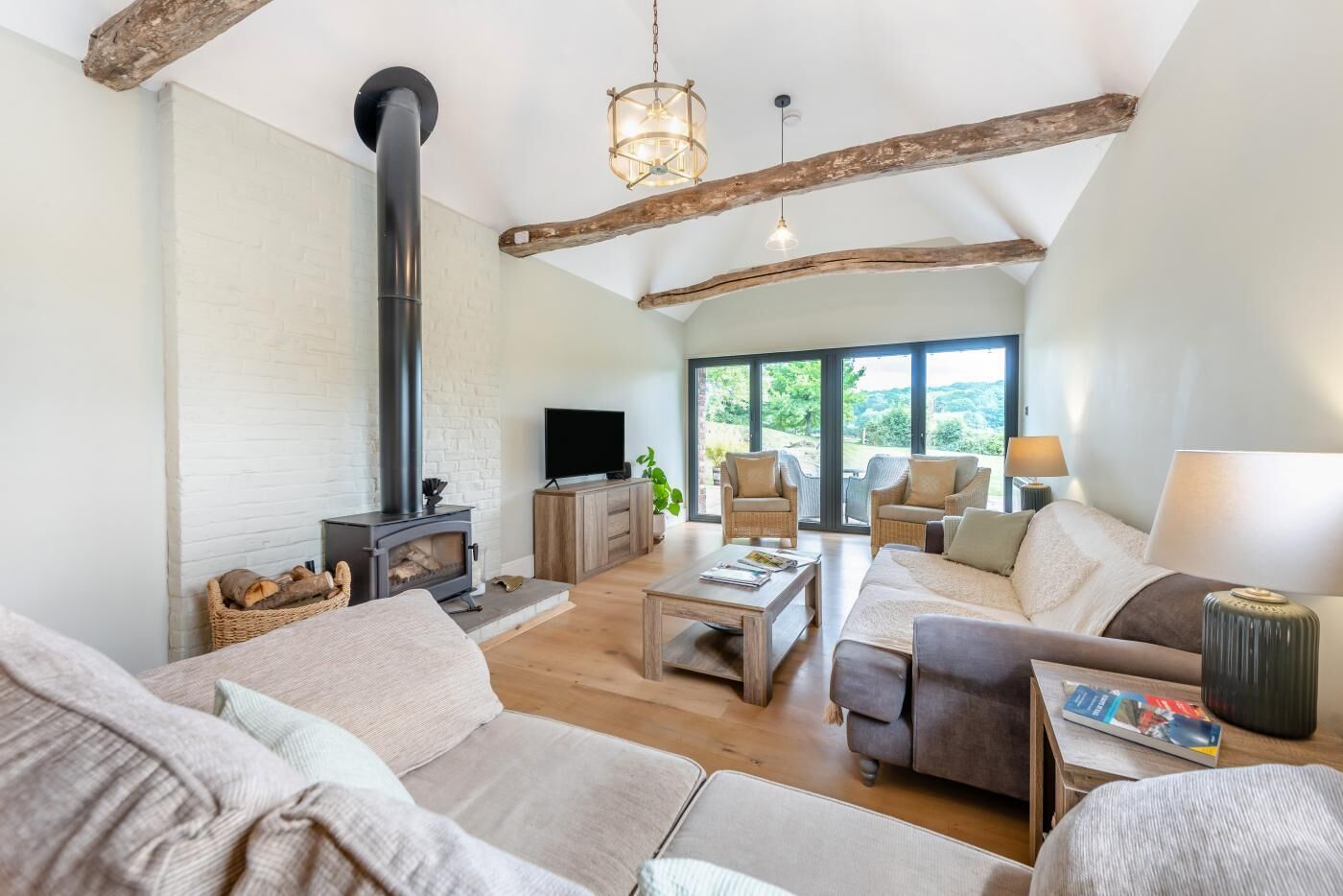 Télévision, cheminée