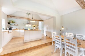 Dining - 3 Bed in Sedlescombe (oc-c32764) (Sedlescombe)