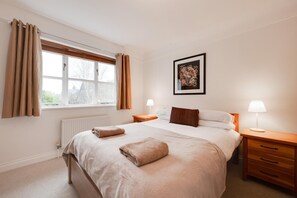 Fer et planche à repasser, Wi-Fi gratuit, draps fournis