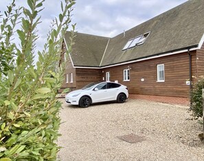 Property grounds - 3 Bed in Horning (oc-1617) (Horning)