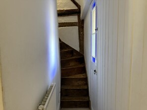 Interior - 2 Bed in Rye (oc-rh1045) (Rye)