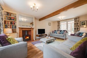 TV, fireplace - 3 Bed in Bodham (oc-1638) (Bodham)