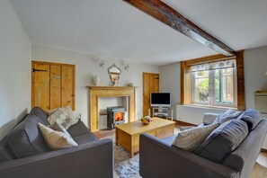 TV, fireplace - 2 Bed in Bodham (oc-1303) (Bodham)