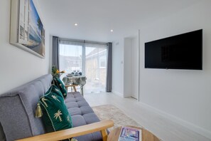 TV - 1 Bed in Saltdean (oc-bbidre) (Saltdean)