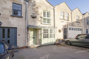 Exterior - 2 Bed in Bath (oc-bhr8) (Bath)