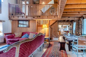 TV, fireplace - 4 Bed in Reepham (oc-497) (Reepham)