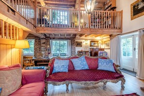 TV, fireplace - 4 Bed in Reepham (oc-497) (Reepham)