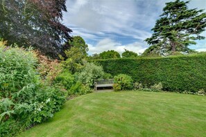 Property grounds - 2 Bed in Sandwich (oc-cc0011) (Sandwich)