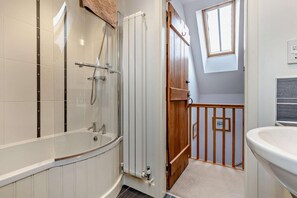 Hair dryer, towels - 4 Bed in Ringstead (oc-1672) (Ringstead)