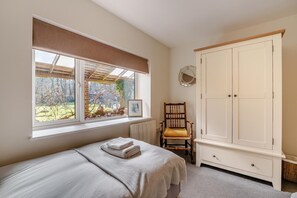 3 bedrooms, iron/ironing board, free WiFi, bed sheets - 3 Bed in Staplecross (oc-rh1162) (Sedlescombe)