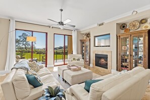 Smart TV - Luxury 3 Bedroom Condo on the Beach on 30A (Santa Rosa Beach)
