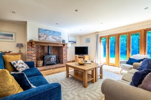 TV, fireplace - 3 Bed in Fakenham (oc-1315) (Thursford)
