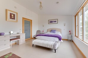 Iron/ironing board, travel cot, free WiFi, bed sheets - 2 Bed in Stelling Minnis (oc-ek716) (Lyminge)