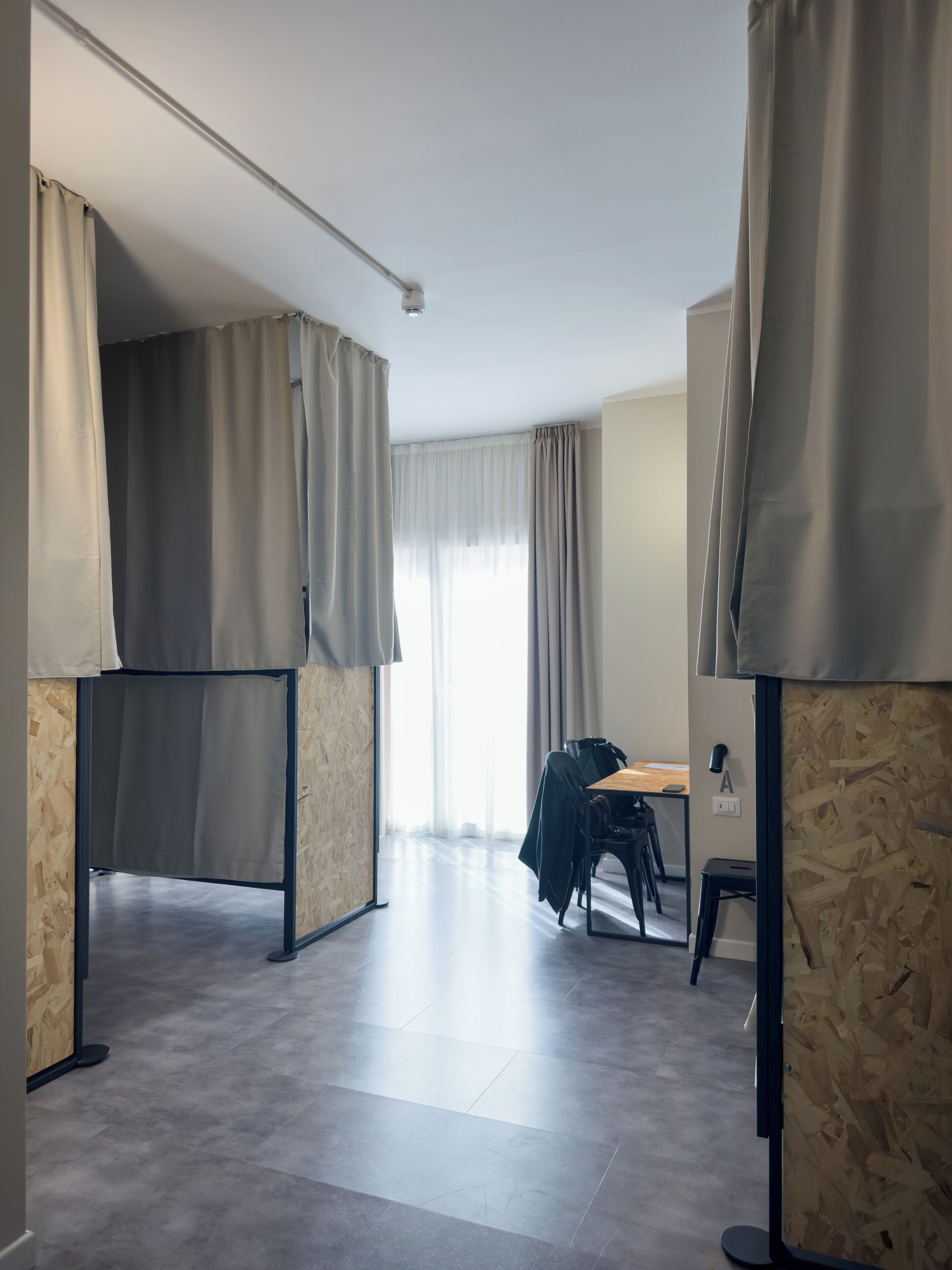 Yhteismajoitus, vain miehille (3 Twin Bunk Beds) | Äänieristys, ilmainen Wi-Fi, pääsy pyörätuolilla