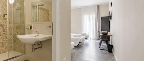 Kolmen hengen comfort-huone | Kylpyhuone