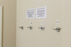 Bathroom - Piccolo Catalunya Hostel (Alghero)