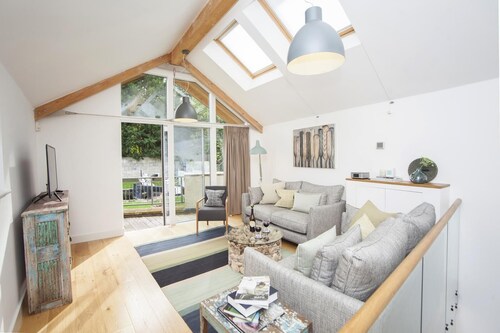 2 Bed in Bath (oc-bhr9)