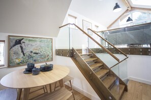 Dining - 2 Bed in Bath (oc-bhr9) (Bath)