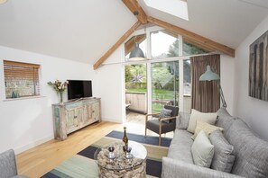 TV - 2 Bed in Bath (oc-bhr9) (Bath)
