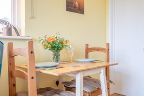 Dining - 1 Bed in Stowting (oc-ct039) (Stowting)