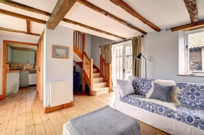 Living area - 2 Bed in Field Dalling (oc-1643) (Field Dalling)