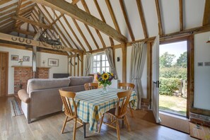 Dining - 1 Bed in Tenterden (oc-tn621) (Tenterden)