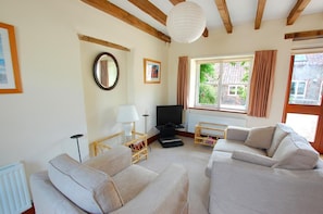 TV - 2 Bed in Field Dalling (oc-421) (Field Dalling)
