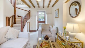 Unclassified image, 5 of 17, button - 2 Bed in Field Dalling (oc-421) (Field Dalling)