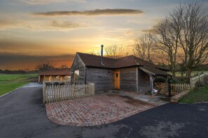 Exterior - 2 Bed in Tenterden (oc-tn606) (Stone in Oxney)