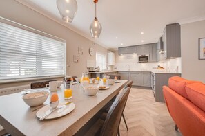Dining - 3 Bed in Wells-next-the-Sea (oc-1116) (Wells-next-the-Sea)
