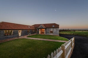 Exterior - 4 Bed in Tenterden (oc-tn608) (Stone in Oxney)